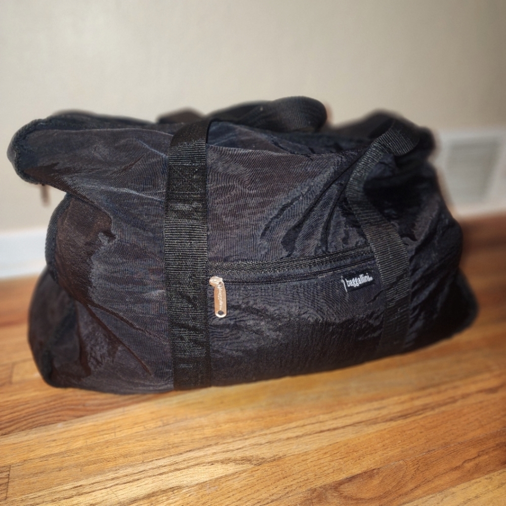 Baggalini Black Large Lightweight nylon duffle / weekender / travel bag